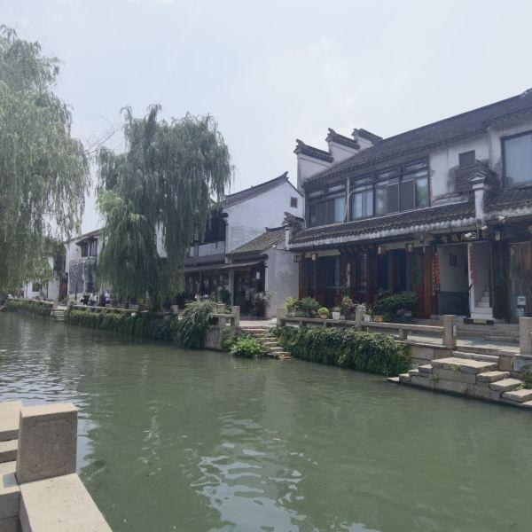 一个男生人挺好的 被很多女生表过白 然后我也喜欢上了他 但当然不是那些女生只看外貌的那种喜欢-机智问答网页